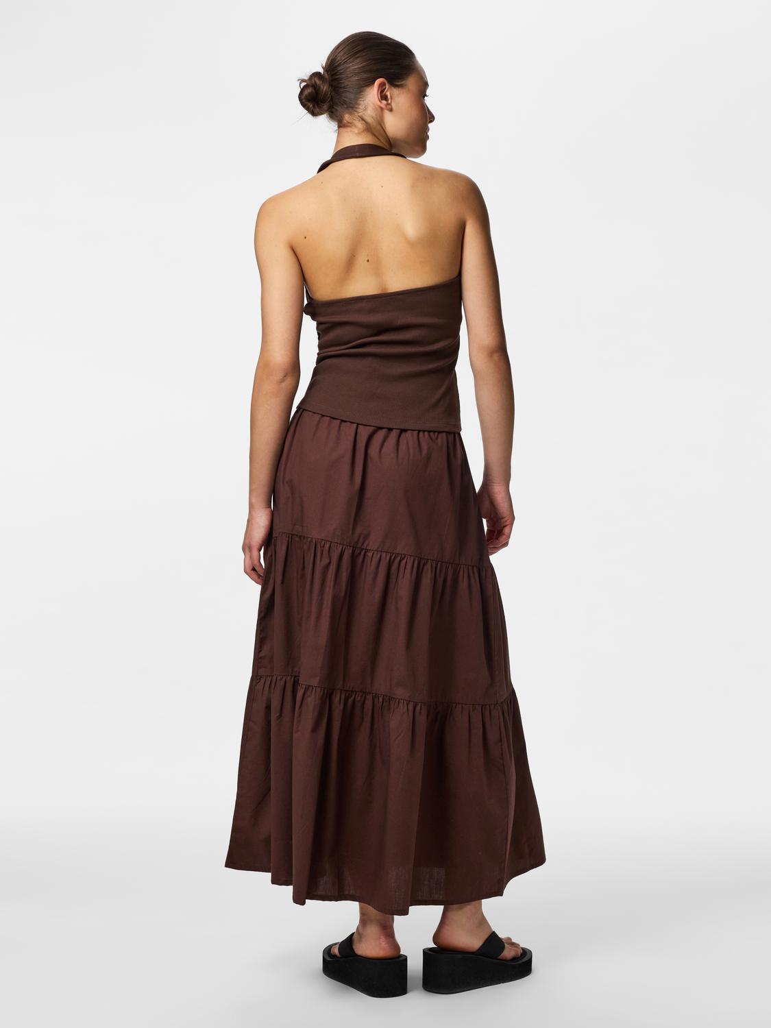 model_shot-back